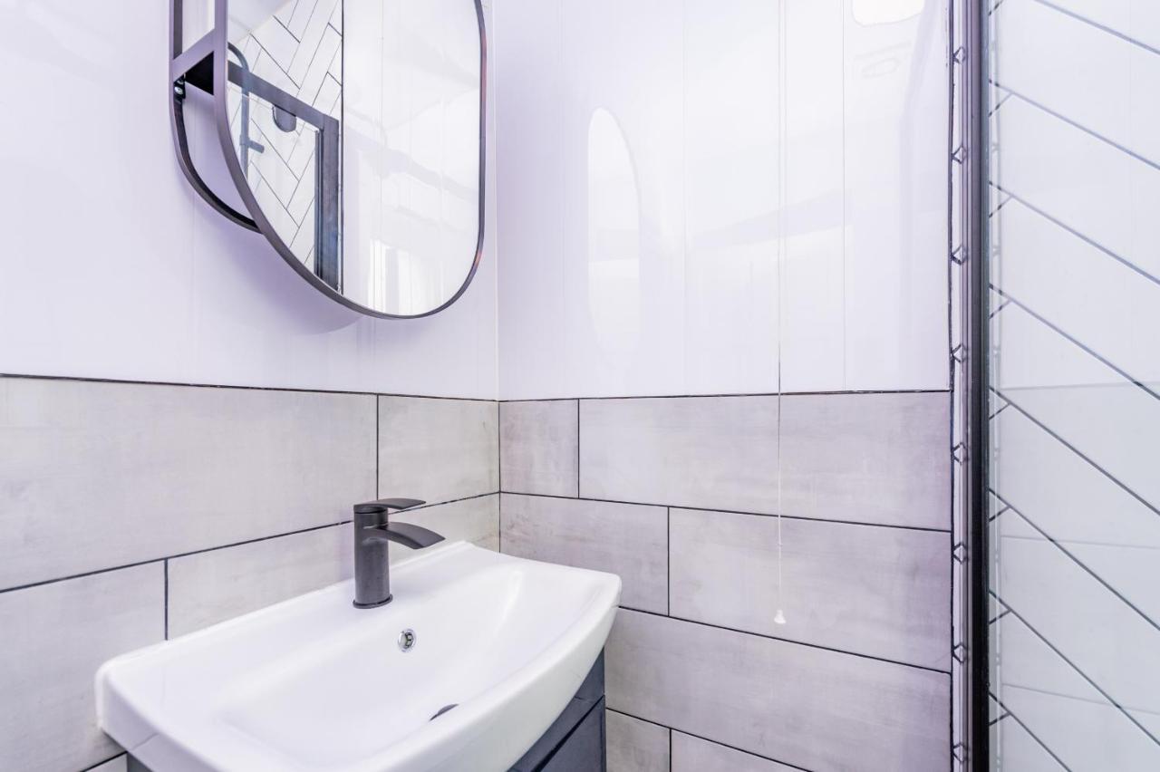 Studio Annexe By Papermill, Deeside - En-Suite, Heswall Esterno foto