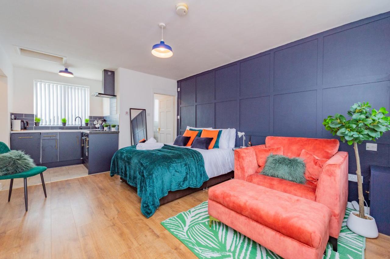 Studio Annexe By Papermill, Deeside - En-Suite, Heswall Esterno foto